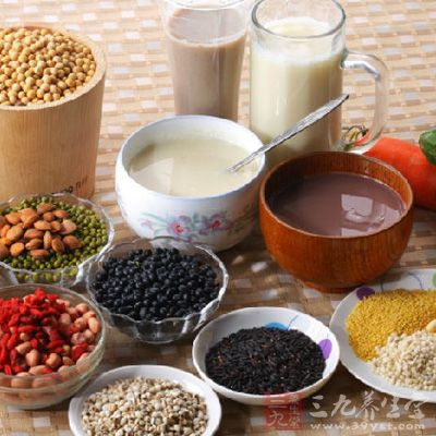 降血脂要少吃动物脂肪或含胆固醇较多的食物 降血脂要少吃动物脂肪或含胆固醇较多的食物