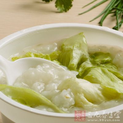 可以多食一些益氣補(bǔ)血、健脾胃、易吸收的保健粥