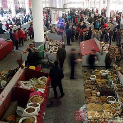 专家揭开中药材养生礼品价格悬殊之谜