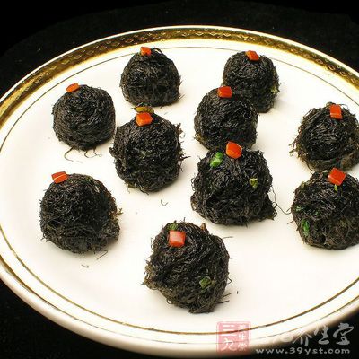 发菜的颜色很黑,不好看,但发菜内所含的铁质较高,用发菜煮汤做菜,可以补血 发菜的颜色很黑,不好看,但发菜内所含的铁质较高,用发菜煮汤做菜,可以补血发菜的颜色很黑,不好看,但发菜内所含的铁质较高,用发菜煮汤做菜,可以补血