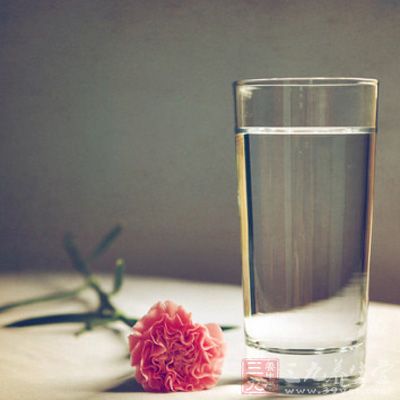 限制水的摄入 限制水的摄入