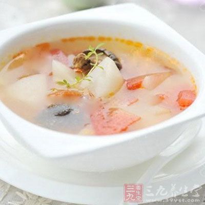 珍珠三鲜汤温中益气，补精填髓，清热除烦