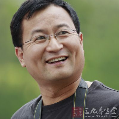 头发稀少 八个方法让头发变浓密(5)