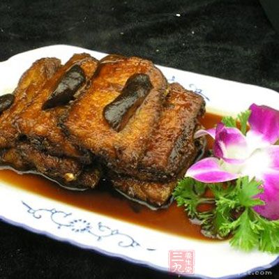 黄芪炖带鱼有补五脏,和开胃,温养脾胃,固护卫阳,充实表分 黄芪炖带鱼有补五脏,和开胃,温养脾胃,固护卫阳,充实表分