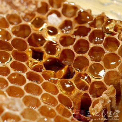 蜂蜜可促使胃酸正常分泌,增强肠蠕动 蜂蜜可促使胃酸正常分泌,增强肠蠕动