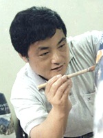 1953年生于江苏宜兴,曾先后在江苏省陶瓷工业学校和中央工艺美术学院就读深造 1953年生于江苏宜兴,曾先后在江苏省陶瓷工业学校和中央工艺美术学院就读深造