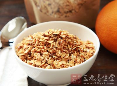 燕麦中主要破坏胆固醇的物质，叫做“β-聚葡萄糖”