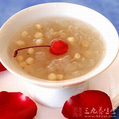 当归山楂茶具有疏肝健脾，消斑化淤的功效