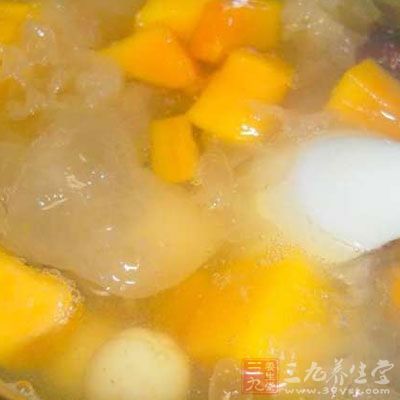 汤烧出来的正色是奶白色,女人喝好,具有美容,滋润效果 汤烧出来的正色是奶白色,女人喝好,具有美容,滋润效果