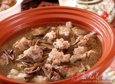 不吃肉的人可不放排骨,因为有菇,所以汤也相当鲜香 不吃肉的人可不放排骨,因为有菇,所以汤也相当鲜香
