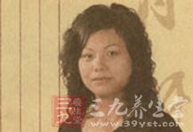 郑美香，国家级助理工艺美术师，优秀青年陶艺家，江苏省工艺美术学会会员