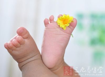 “机能鞋”受亲睐 医生称并不是宝宝都适合 “机能鞋”受亲睐 医生称并不是宝宝都适合