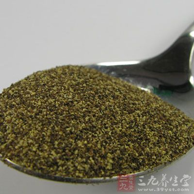 胡椒味辛、性热,入胃、大肠经;有温中下气,消痰解毒的功效 胡椒味辛、性热,入胃、大肠经;有温中下气,消痰解毒的功效