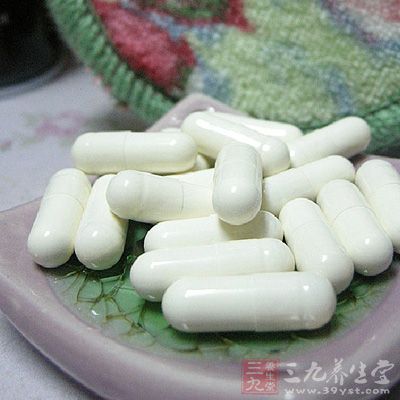 左旋肉碱有减轻神经紧张、促进心血管病人康复、增强免疫力、加速蛋白质合成