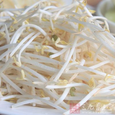 豆芽除了可以通便之外,同时还有利尿的作用 豆芽除了可以通便之外,同时还有利尿的作用