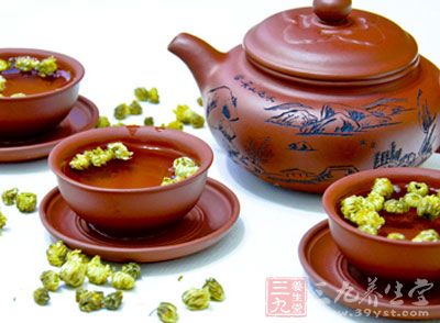 第一招:排毒喝花茶 第一招:排毒喝花茶