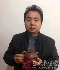 丁小华,2013年助理工艺美术师,1968年生于陶都宜兴 丁小华,2013年助理工艺美术师,1968年生于陶都宜兴