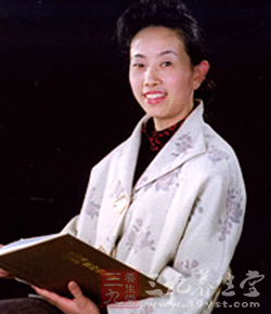 李霞，2004年国家级工艺美术师