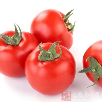 西红柿含有丰富的维生素C，是防癌抗癌的首选果蔬