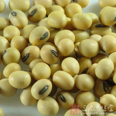 豆制品中含有异黄酮,这种物质能够降低女性体内的雌激素水平,减少乳房不适 豆制品中含有异黄酮,这种物质能够降低女性体内的雌激素水平,减少乳房不适