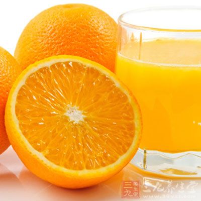 柠檬中富含维生C和各种酸性物质,经过合理的调配,还是十分有效的减肥物质 柠檬中富含维生C和各种酸性物质,经过合理的调配,还是十分有效的减肥物质