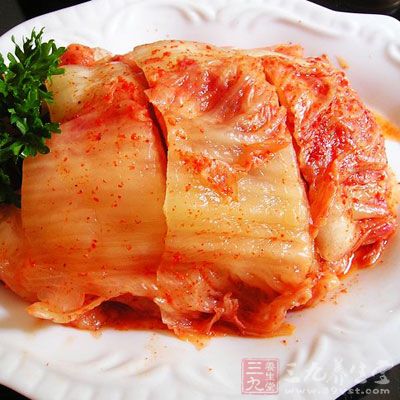 辣白菜和纳豆就是代表性的食材,搭配米饭真是又健康又美味 辣白菜和纳豆就是代表性的食材,搭配米饭真是又健康又美味