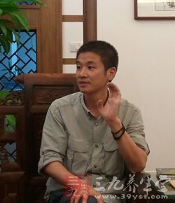 唐彬杰,1968年出生于宜兴 唐彬杰,1968年出生于宜兴