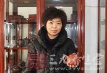 王建芳,工艺美术师、江苏省陶瓷协会会员、江苏省紫砂协会会员 王建芳,工艺美术师、江苏省陶瓷协会会员、江苏省紫砂协会会员