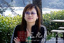 夏颖,女,国家级工艺美术师,一九七一年生于江苏宜兴,师承紫砂名家、研究员级高级工艺美术师陈国良 夏颖,女,国家级工艺美术师,一九七一年生于江苏宜兴,师承紫砂名家、研究员级高级工艺美术师陈国良