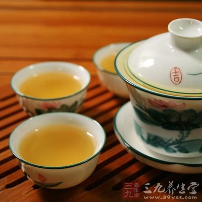 茶的功效:少睡、安神、明目、清热、消暑、解毒、消食、醒酒、下气、利水、通便、治痢、生津止渴 茶的功效:少睡、安神、明目、清热、消暑、解毒、消食、醒酒、下气、利水、通便、治痢、生津止渴