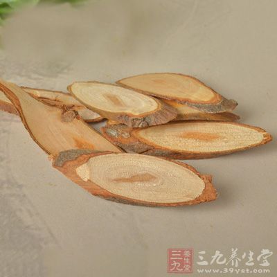 治诸肢节疼痛，身体尪羸，脚肿如脱，头眩短气，温温欲吐：桂枝四两，芍药三两，甘草二两，麻黄二两，生姜五两，白术五两，知母四两，防风四两，附子一枚(炮)