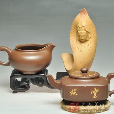 紫砂艺术品市场至08年完成恢复性行情后,时逢09年至11年整个艺术品市场大繁荣、大发展的阶段 紫砂艺术品市场至08年完成恢复性行情后,时逢09年至11年整个艺术品市场大繁荣、大发展的阶段