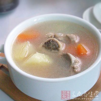 黃豆雪梨豬腳湯補(bǔ)血