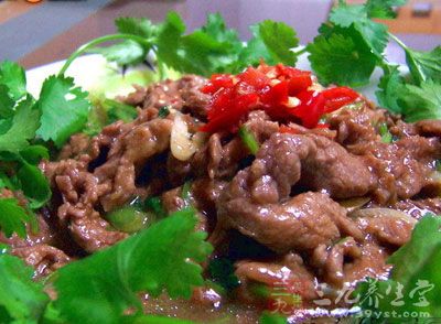 芫爆里脊,芫荽的发散作用可减少猪肉的肥腻 芫爆里脊,芫荽的发散作用可减少猪肉的肥腻