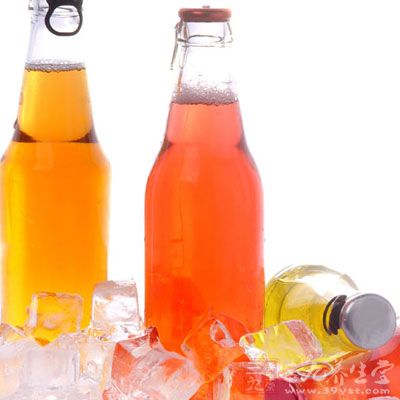 这两种饮料含有许多果糖