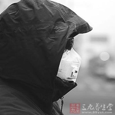 老年人出门后进入室内要及时洗脸、漱口、清理鼻腔 老年人出门后进入室内要及时洗脸、漱口、清理鼻腔