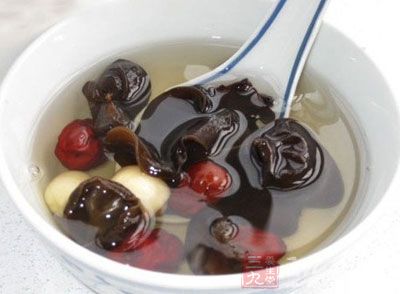 黑木耳红枣汤 黑木耳红枣汤