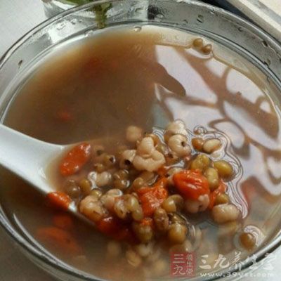 红枣银耳汤 红枣银耳汤