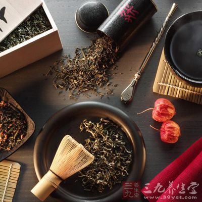 中年女士饮用黑茶一个月，平均可以减轻3斤左右的重量