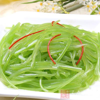 莴笋又叫“春菜”,是适合春季吃的蔬菜之一 莴笋又叫“春菜”,是适合春季吃的蔬菜之一