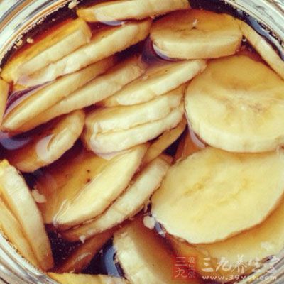 香蕉醋除了可以直接饮用外,也可加在食物中 香蕉醋除了可以直接饮用外,也可加在食物中