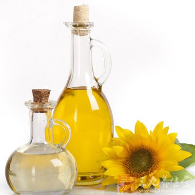 多水少油:春季肠胃虚弱,应减少油脂的摄入 多水少油:春季肠胃虚弱,应减少油脂的摄入