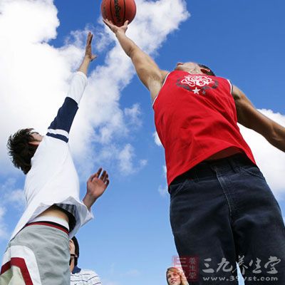 打篮球的技巧 如何练好篮球基本功(2)