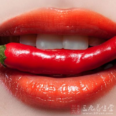 尽管辣椒有种种益处,但并非人人皆适,要适可而止 尽管辣椒有种种益处,但并非人人皆适,要适可而止