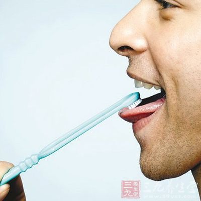 由肺热或胃火上炎所致,多见于高血压、神经官能症、更年期综合征、长期低热 由肺热或胃火上炎所致,多见于高血压、神经官能症、更年期综合征、长期低热