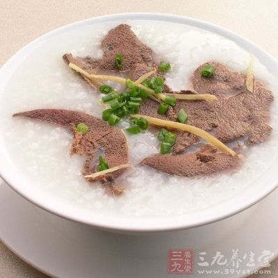 枸杞叶可以护肝明目,降肺火,搭配除肺火的猪肝煮粥 枸杞叶可以护肝明目,降肺火,搭配除肺火的猪肝煮粥