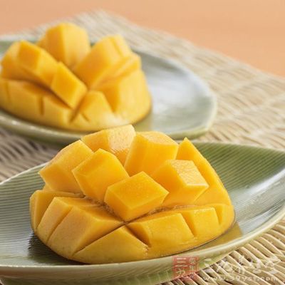 应多吃些性温味甘的食物以助消化,如糯米、南瓜、大枣、山药、银耳等 应多吃些性温味甘的食物以助消化,如糯米、南瓜、大枣、山药、银耳等