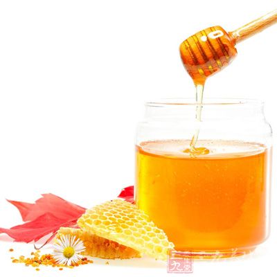 午后一杯蜂蜜水补充能量