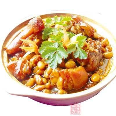 黄豆膳食纤维中的醛糖酸残基可与猪蹄中的矿物质合成螯合物而干扰或降低人体对这些元素的吸收 黄豆膳食纤维中的醛糖酸残基可与猪蹄中的矿物质合成螯合物而干扰或降低人体对这些元素的吸收