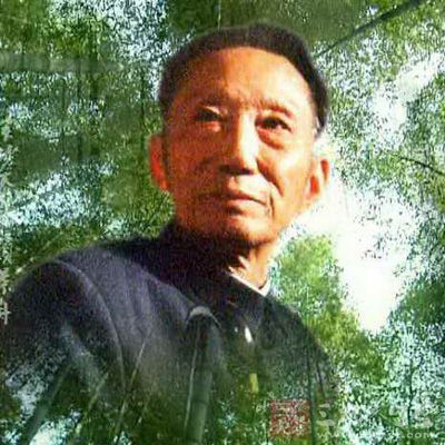 1992年，在宜兴第三届陶艺节紫砂国际文化研讨会上，他发表了《紫砂陶史概论》